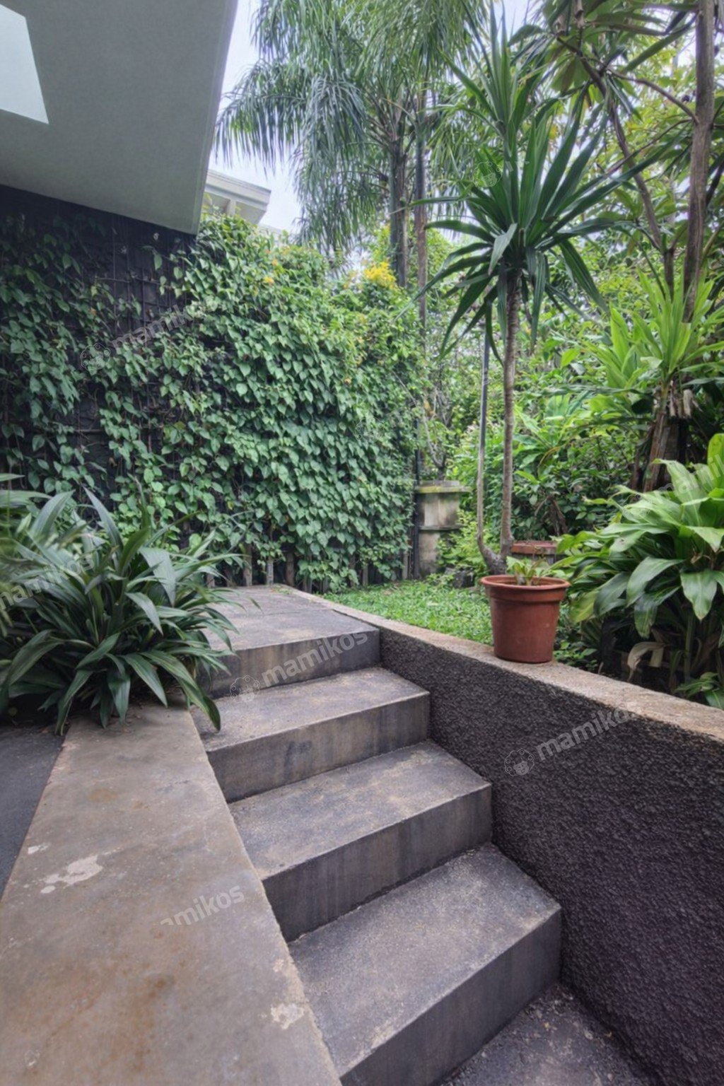 Rumah Sertifikat SHM 4 Kamar Tidur 4 Kamar Mandi Pondok Indah Jakarta Selatan - Photo 4