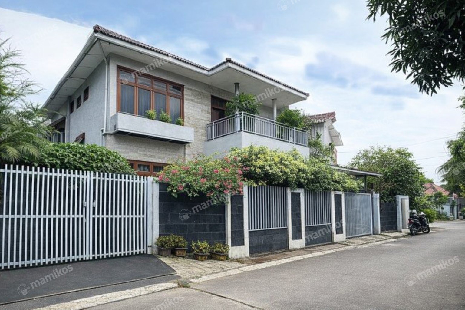 Rumah Sertifikat SHM 7 Kamar Tidur 7 Kamar Mandi Warung Buncit Jakarta Selatan