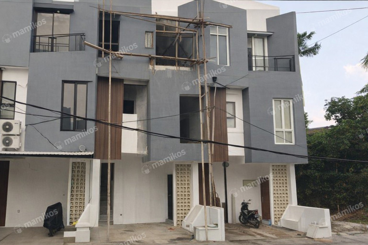 Rumah Baru Sertifikat SHM 4 Kamar Tidur Cirendeu Jakarta Selatan