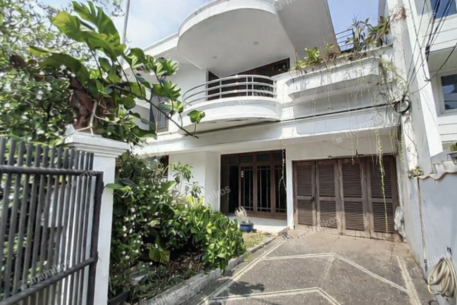 Rumah Sertifikat SHM 5 Kamar Tidur 4 Kamar Mandi Sunter Jakarta Utara