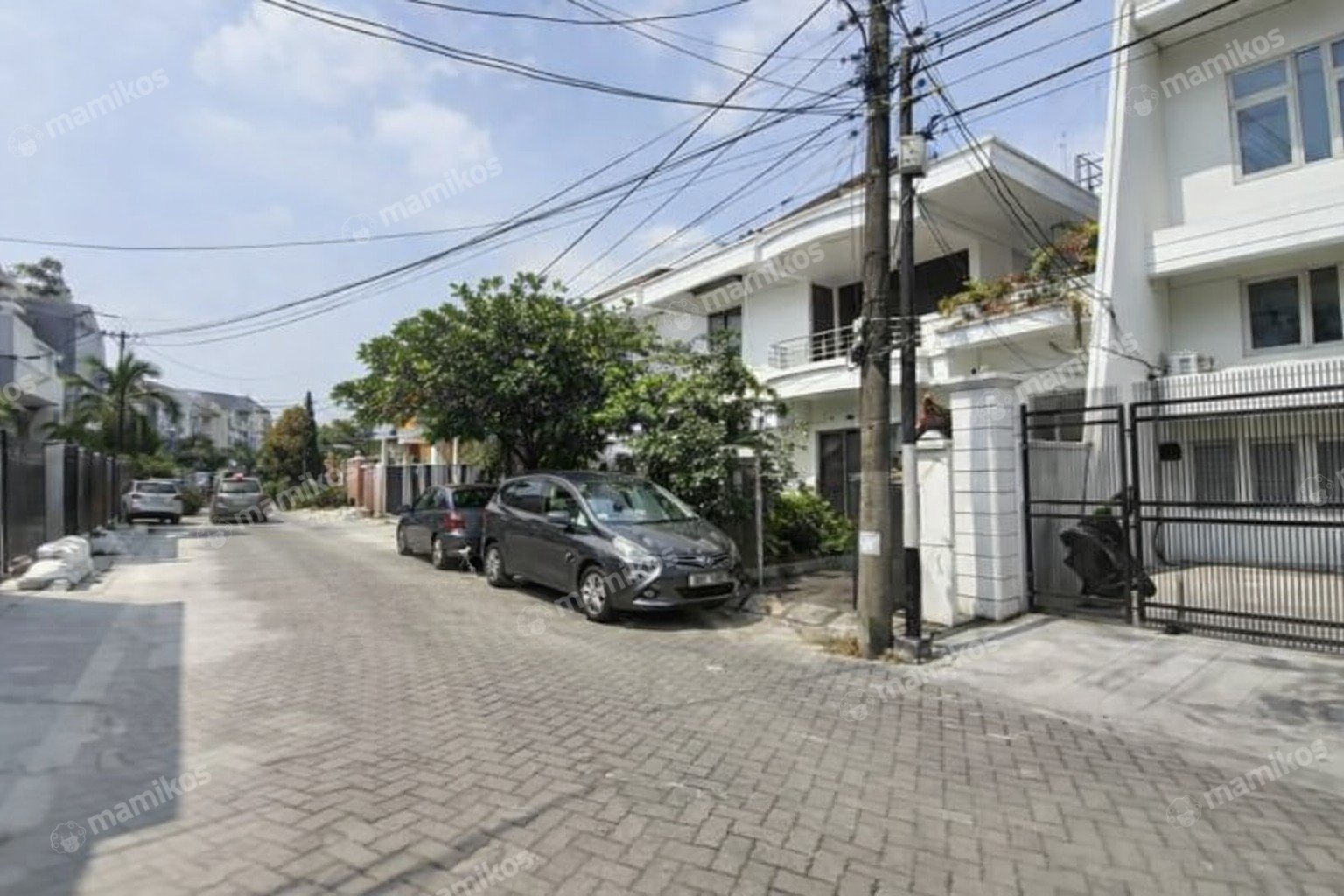 Rumah Sertifikat SHM 5 Kamar Tidur 4 Kamar Mandi Sunter Jakarta Utara - Photo 2