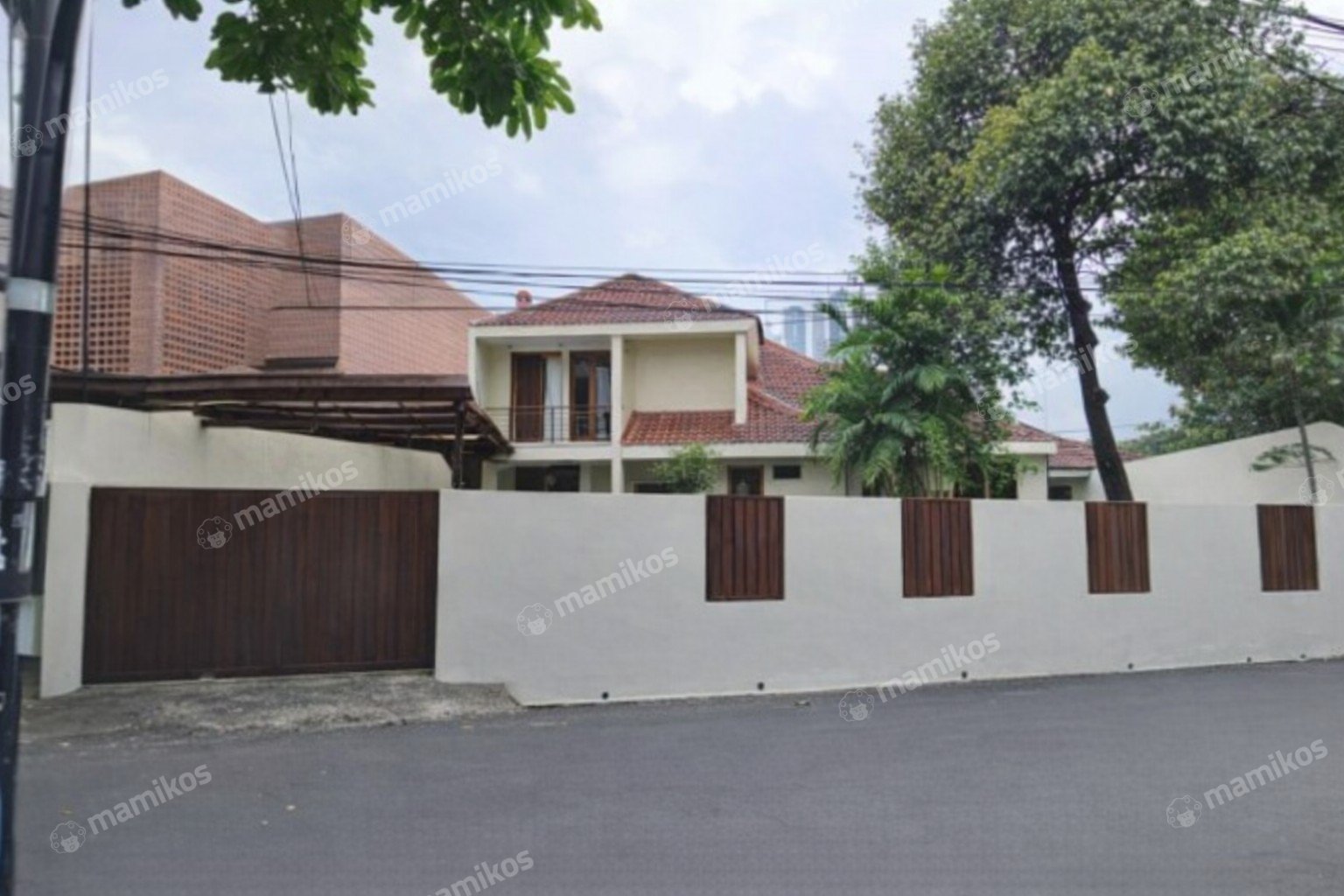 Rumah Sertifikat SHM 4 Kamar Tidur 4 Kamar Mandi Menteng Dalam Jakarta Selatan