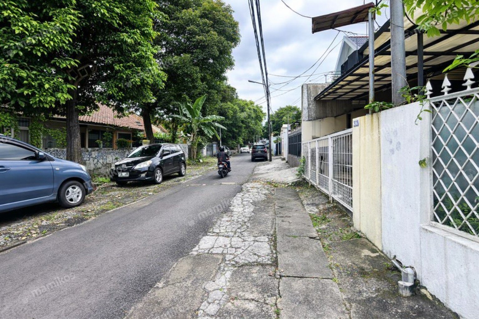Rumah Sertifikat SHM 4 Kamar Tidur 2 Kamar Mandi Kebayoran Baru Jakarta Selatan