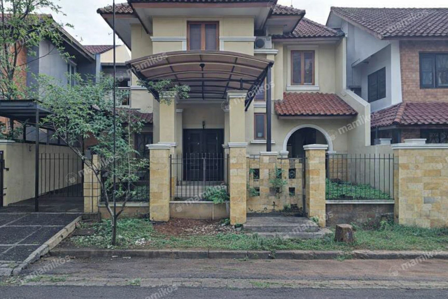 Rumah 4 Kamar Tidur 4 Kamar Mandi 2 Lantai Raffles Hills Jakarta Timur