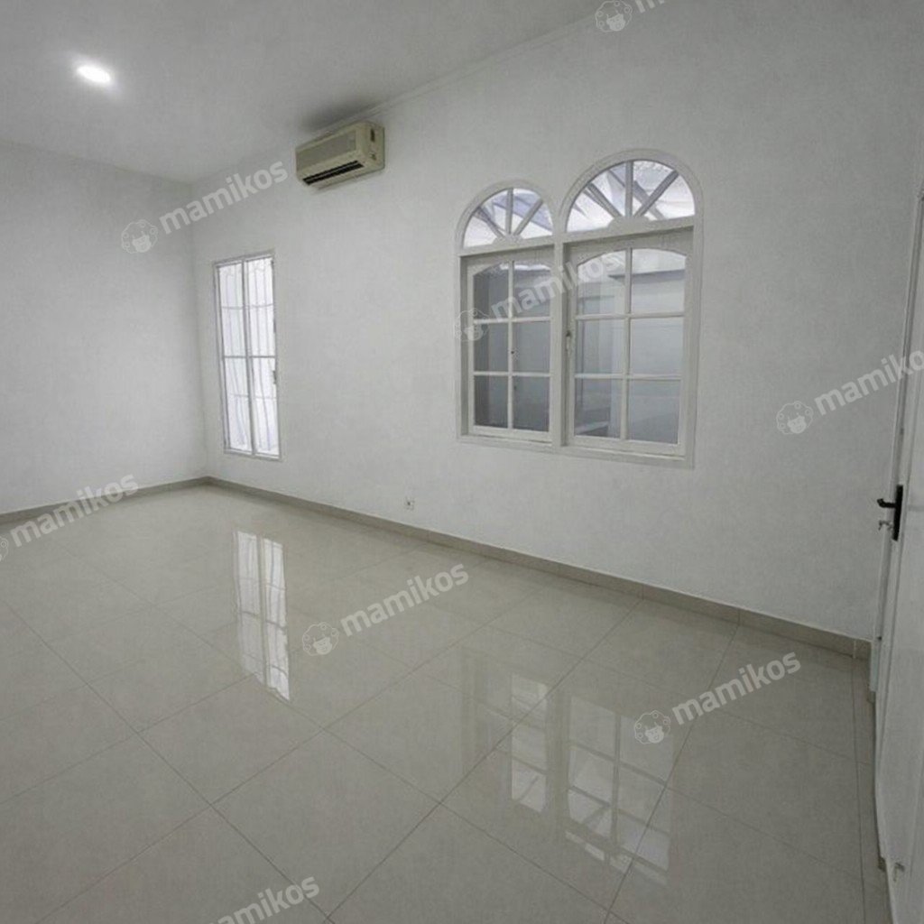 Rumah Sertifikat SHM 3 Kamar Tidur 3 Kamar Mandi Duren Sawit Jakarta Timur - Photo 4