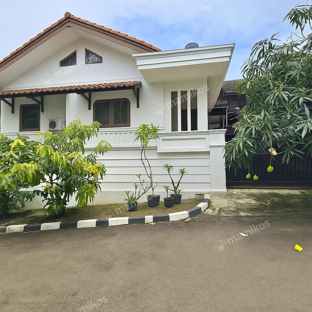 Rumah Sertifikat SHM 3 Kamar Tidur 3 Kamar Mandi Pulomas Jakarta Timur - Photo 2
