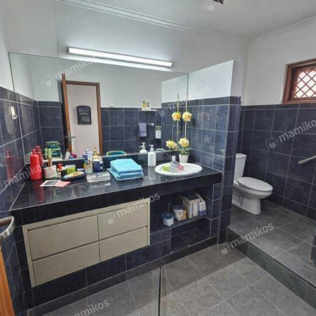 Rumah Sertifikat SHM 3 Kamar Tidur 3 Kamar Mandi Pulomas Jakarta Timur - Photo 4