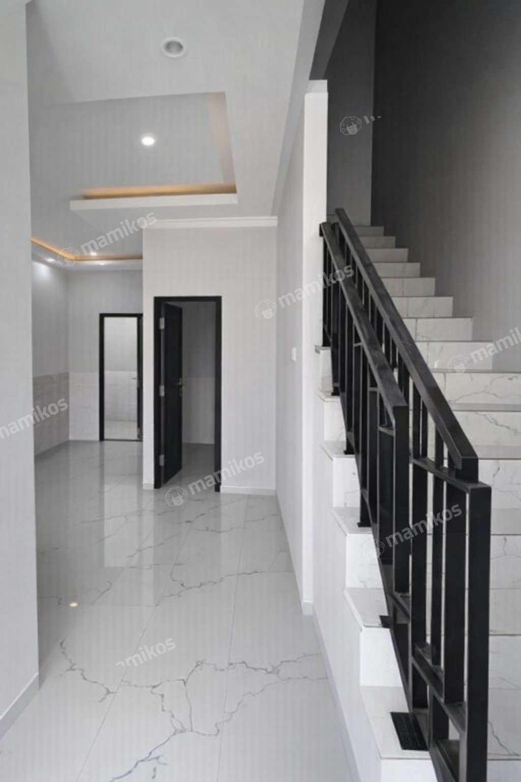 Rumah Sertifikat SHM 3 Kamar Tidur 3 Kamar Mandi Jatinegara Jakarta Timur - Photo 2