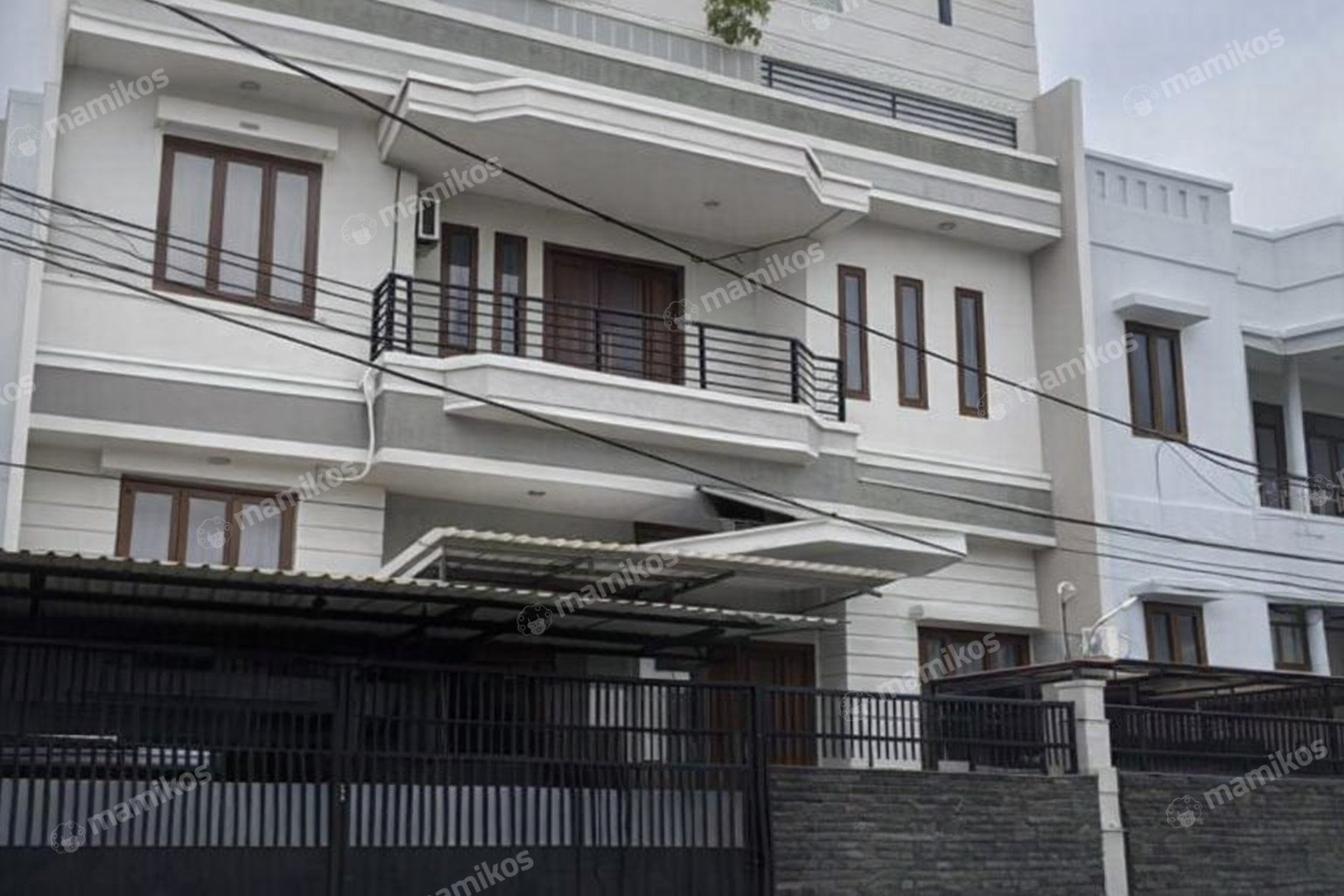 Rumah Sertifikat SHM 5 Kamar Tidur 4 Kamar Mandi Sunter Jakarta Utara