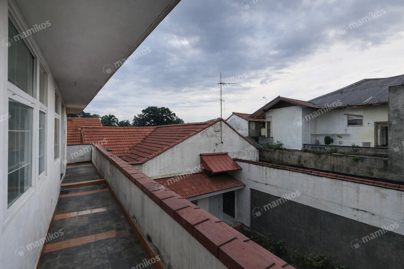 Rumah Sertifikat SHM 4 Kamar Tidur 3 Kamar Mandi Kalibata Jakarta Selatan - Photo 4