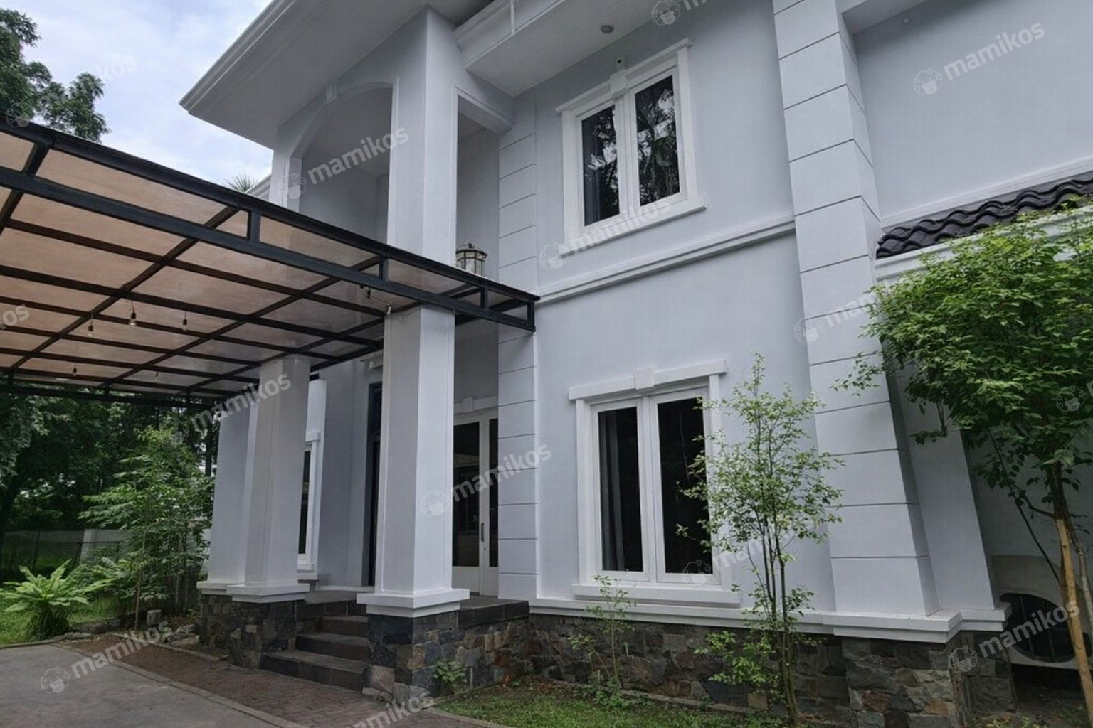 Rumah Sertifikat SHM 9 Kamar Tidur 6 Kamar Mandi Kebayoran Baru Jakarta Selatan