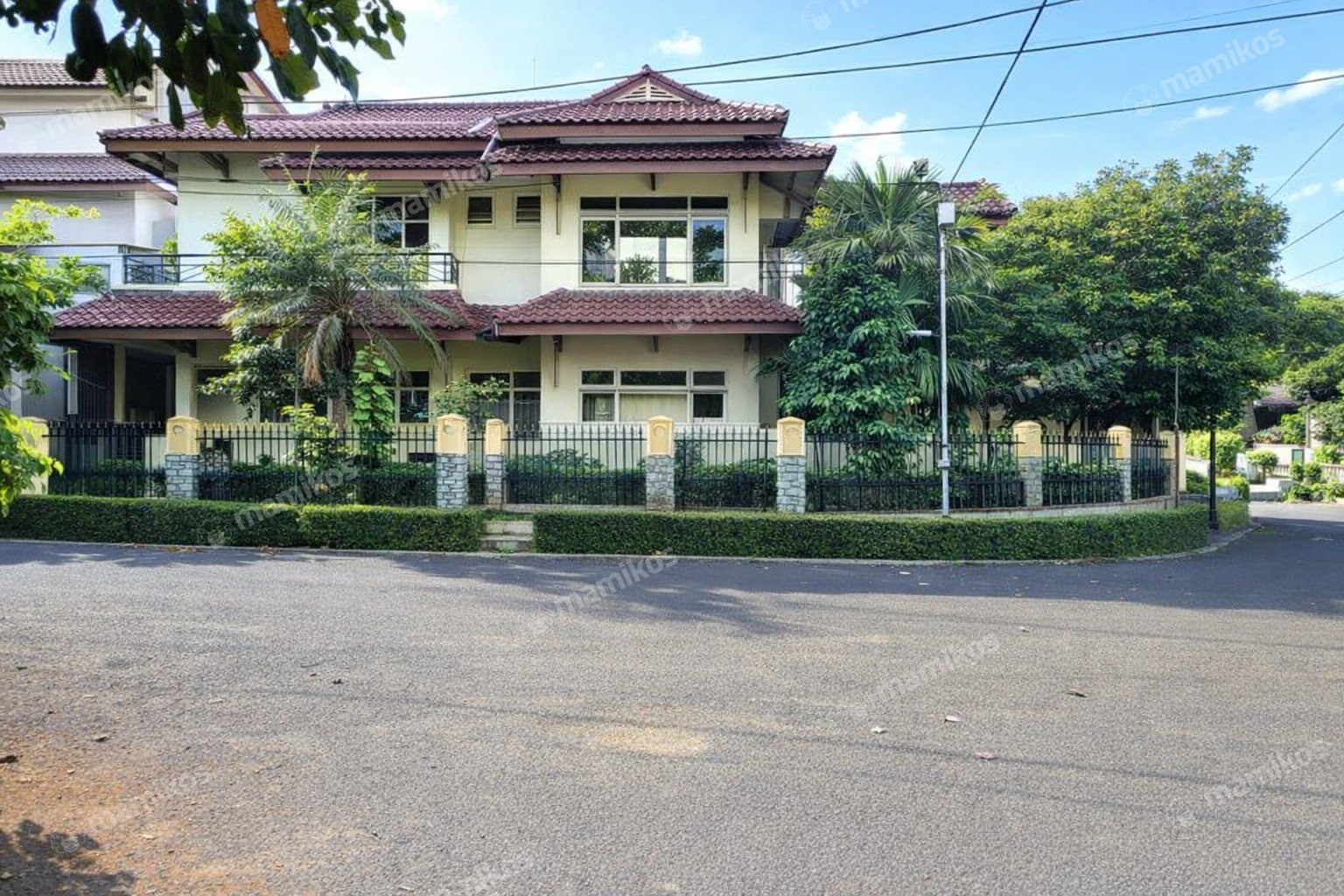 Rumah Sertifikat SHM 5 Kamar Tidur 5 Kamar Mandi Sektor 1 - Bintaro Jakarta Selatan