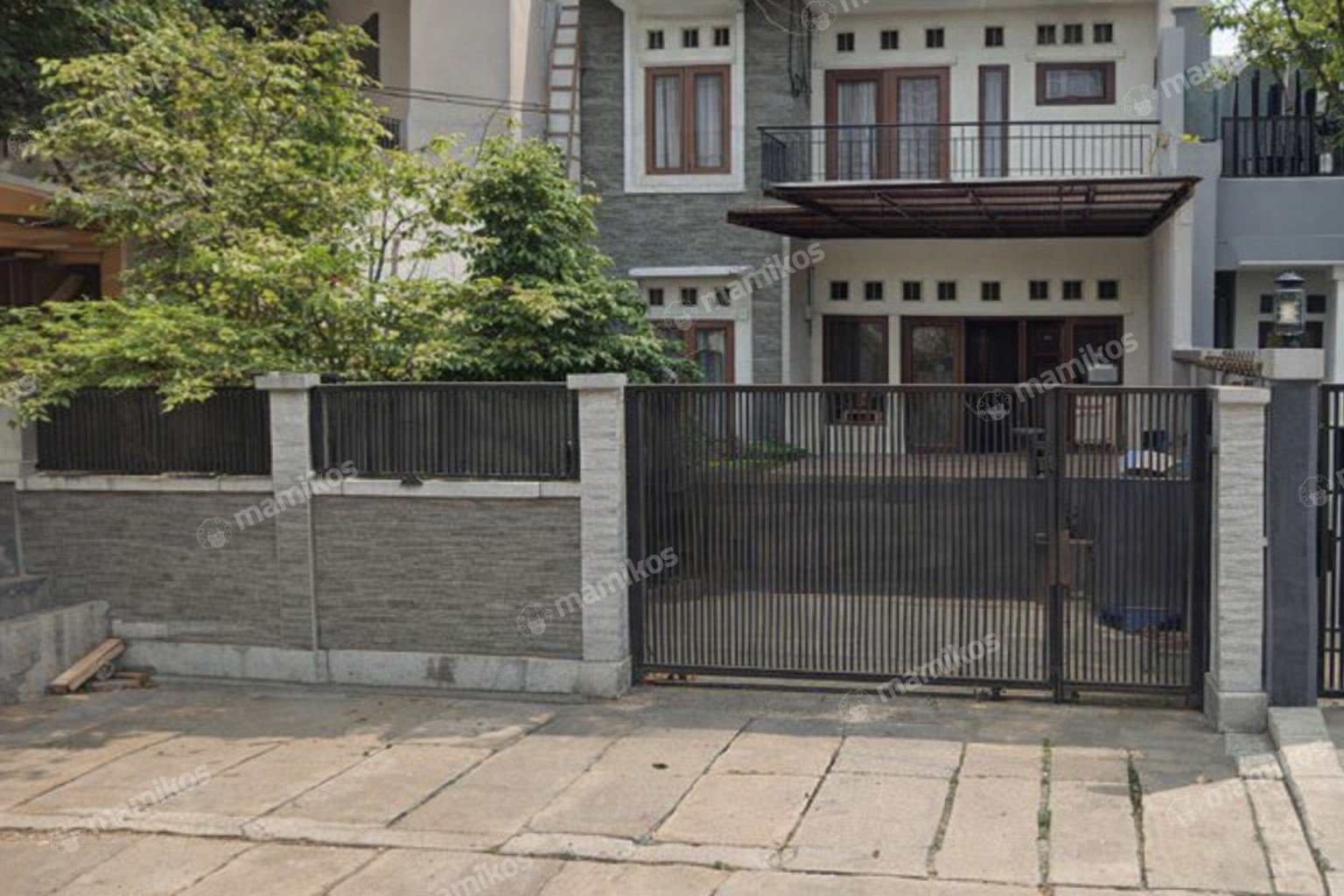 Rumah Sertifikat SHM 4 Kamar Tidur 4 Kamar Mandi Meruya Jakarta Barat