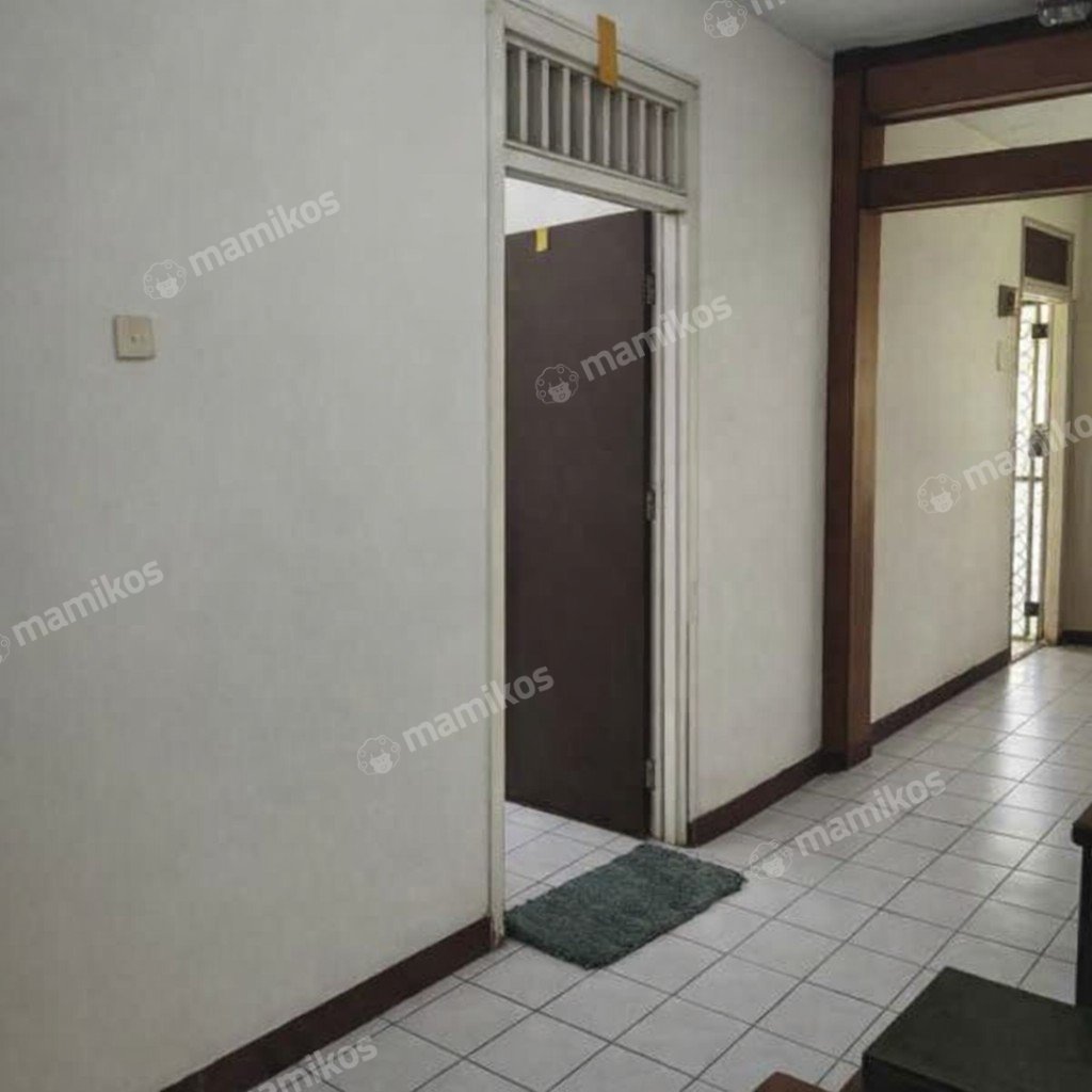 Rumah Sertifikat SHM 3 Kamar Tidur 2 Kamar Mandi Taman Surya Jakarta Barat - Photo 4