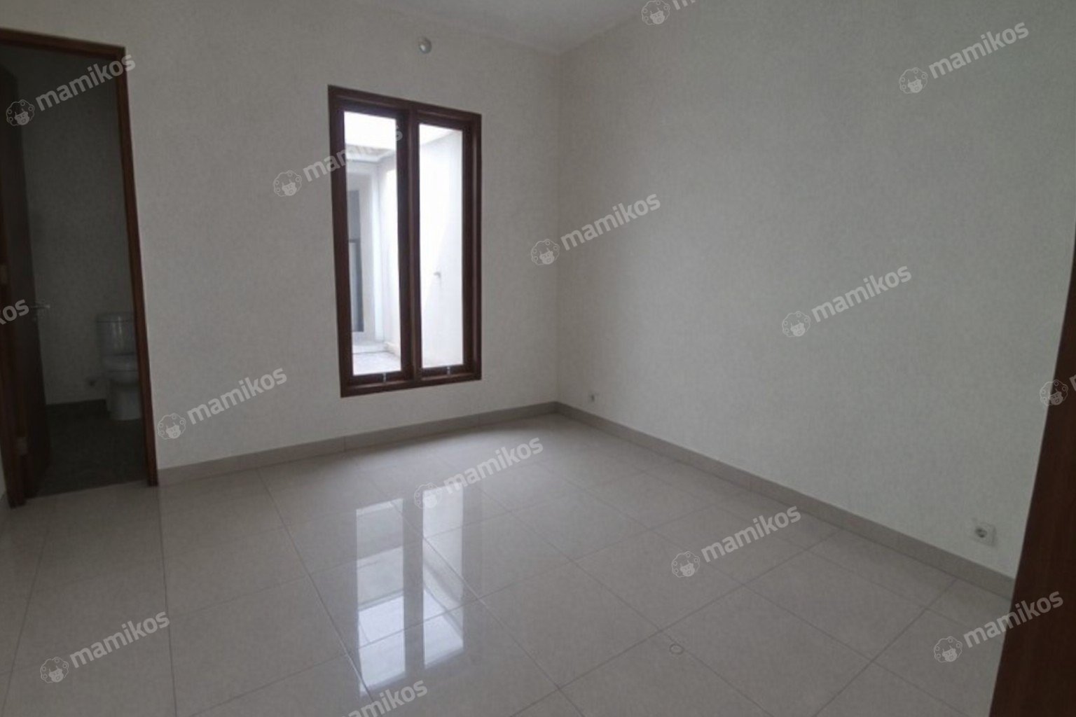 Rumah Sertifikat SHM 4 Kamar Tidur 4 Kamar Mandi Cilandak Jakarta Selatan - Photo 5
