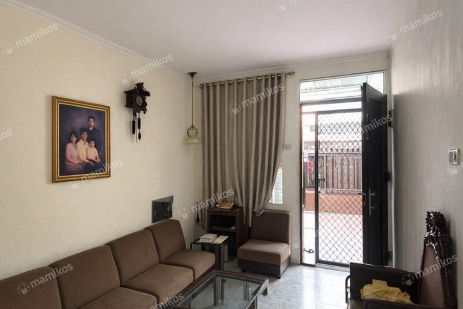 Rumah Sertifikat SHM 3 Kamar Tidur 2 Kamar Mandi Taman Ratu Jakarta Barat