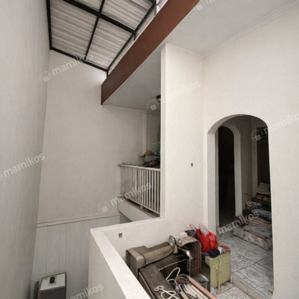 Rumah Sertifikat SHM 3 Kamar Tidur 2 Kamar Mandi Taman Ratu Jakarta Barat - Photo 5