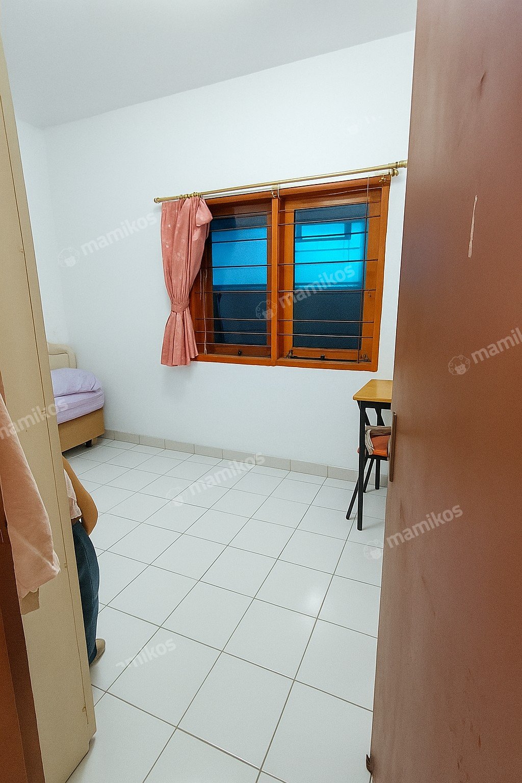 Rumah Sertifikat SHM 3 Kamar Tidur 2 Kamar Mandi Taman Palem Jakarta Barat - Photo 4