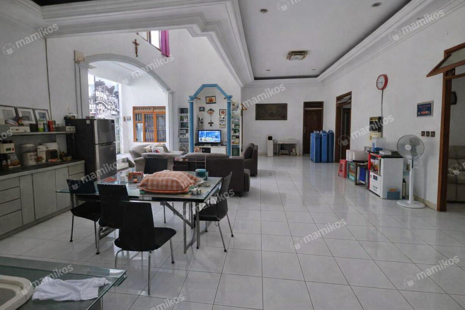 Rumah Sertifikat SHM 6 Kamar Tidur 5 Kamar Mandi Jelambar Jakarta Barat