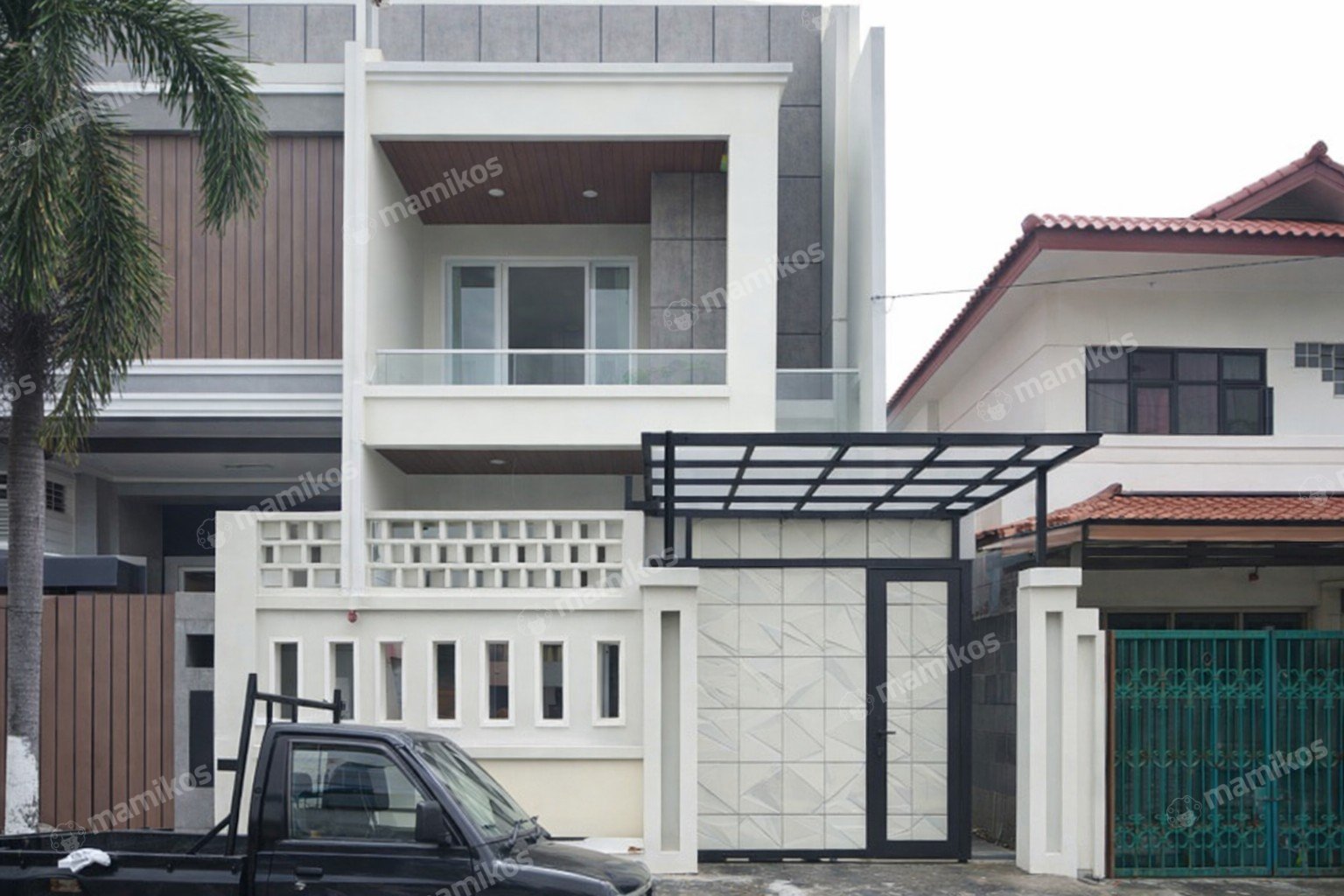 Rumah Sertifikat SHM 8 Kamar Tidur 9 Kamar Mandi Permata Buana Jakarta Barat