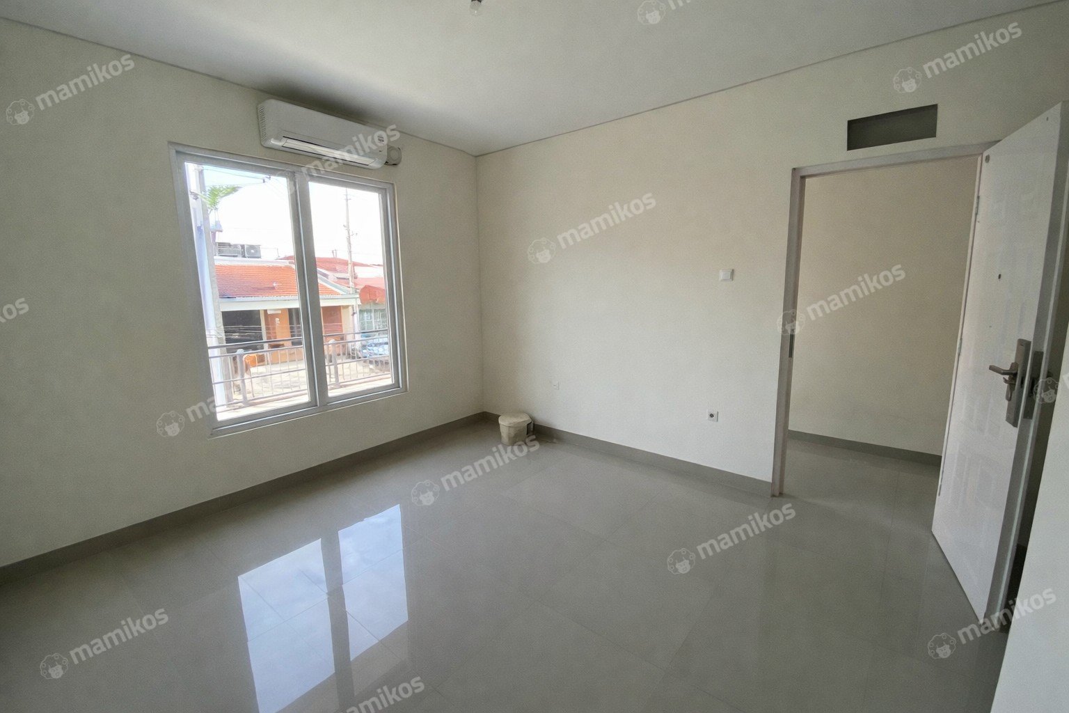 Rumah Sertifikat SHM 3 Kamar Tidur 3 Kamar Mandi Kelapa Gading Jakarta Utara - Photo 2