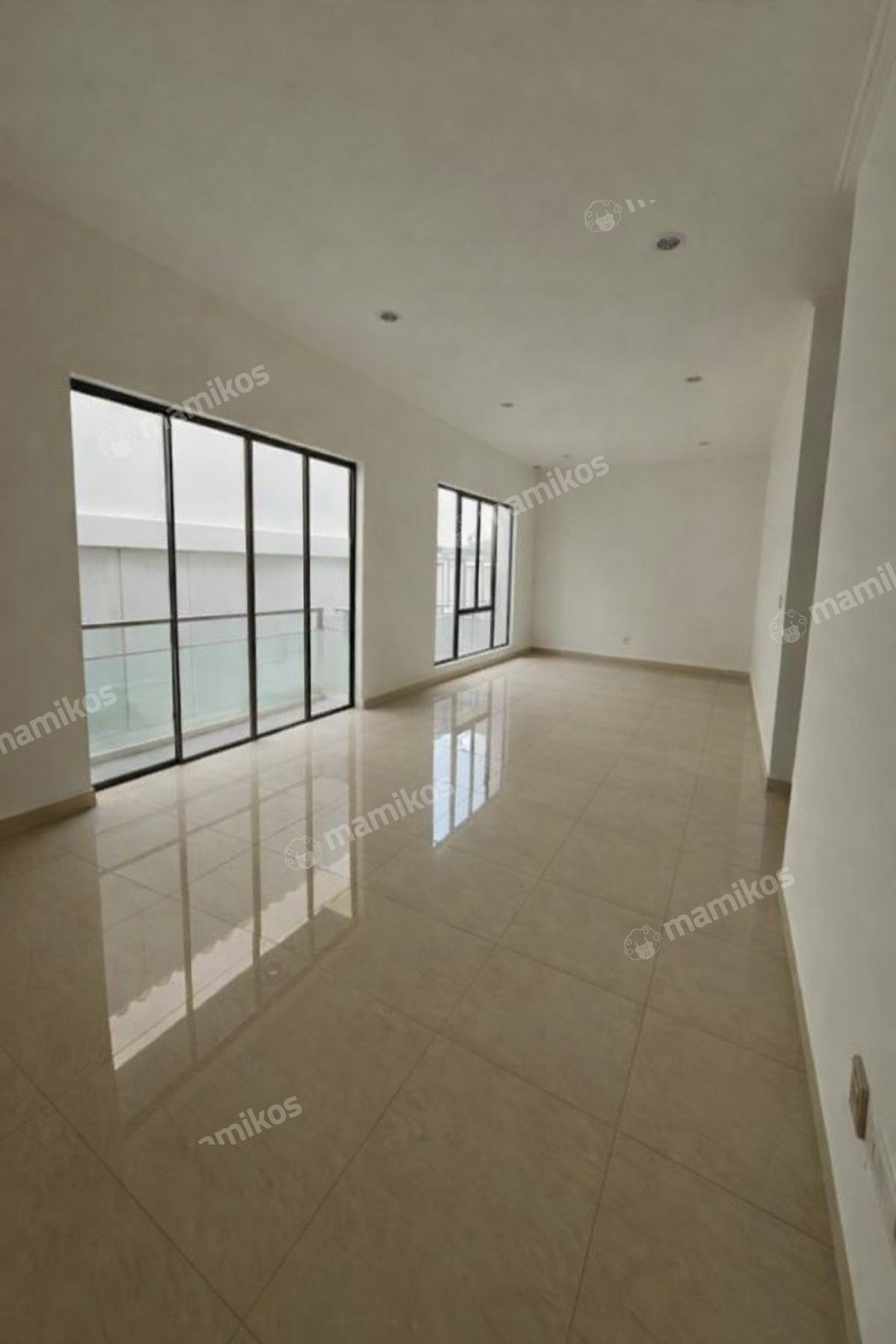 Rumah Sertifikat HGB 3 Kamar Tidur 3 Kamar Mandi Pantai Indah Kapuk Jakarta Utara - Photo 2