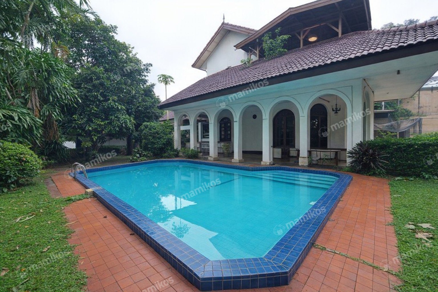 Rumah Sertifikat SHM 9 Kamar Tidur 5 Kamar Mandi Lebak Bulus Jakarta Selatan