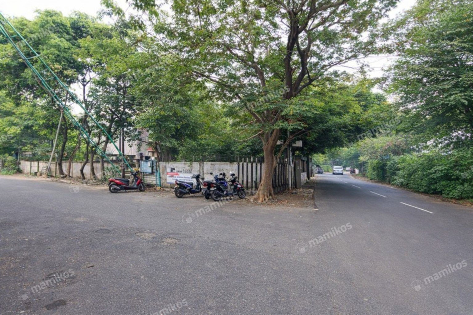 Rumah Sertifikat SHM 9 Kamar Tidur 5 Kamar Mandi Lebak Bulus Jakarta Selatan - Photo 3