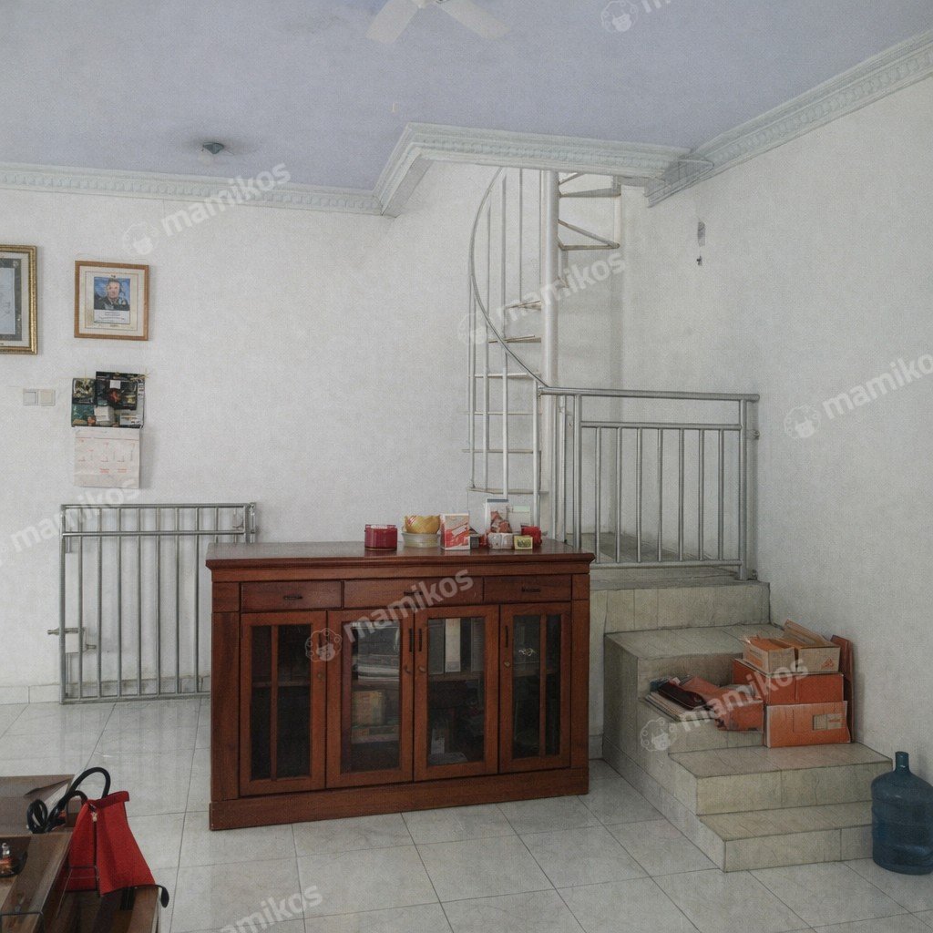 Rumah Sertifikat SHM 4 Kamar Tidur 2 Kamar Mandi Taman Palem Jakarta Barat - Photo 5