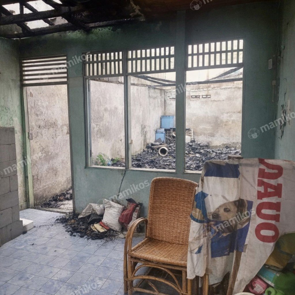 Rumah 1 Kamar Mandi 1 Lantai Jembatan Besi Jakarta Barat - Photo 3