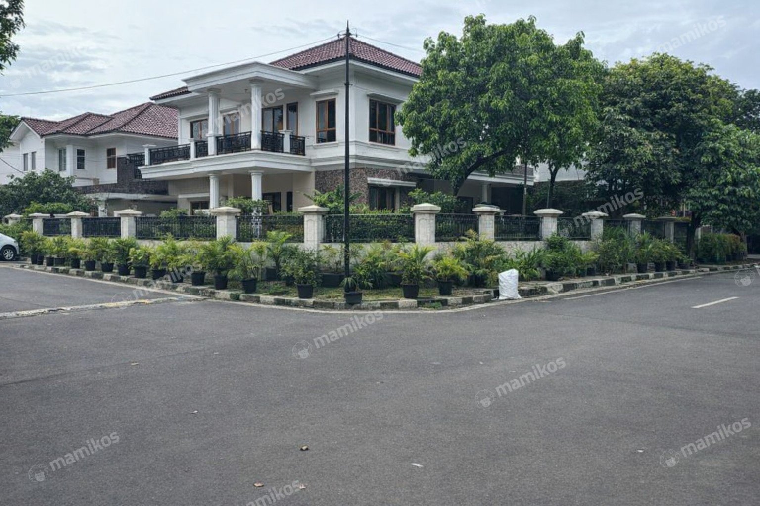 Rumah Sertifikat SHM 4 Kamar Tidur 4 Kamar Mandi Kayu Putih Jakarta Timur