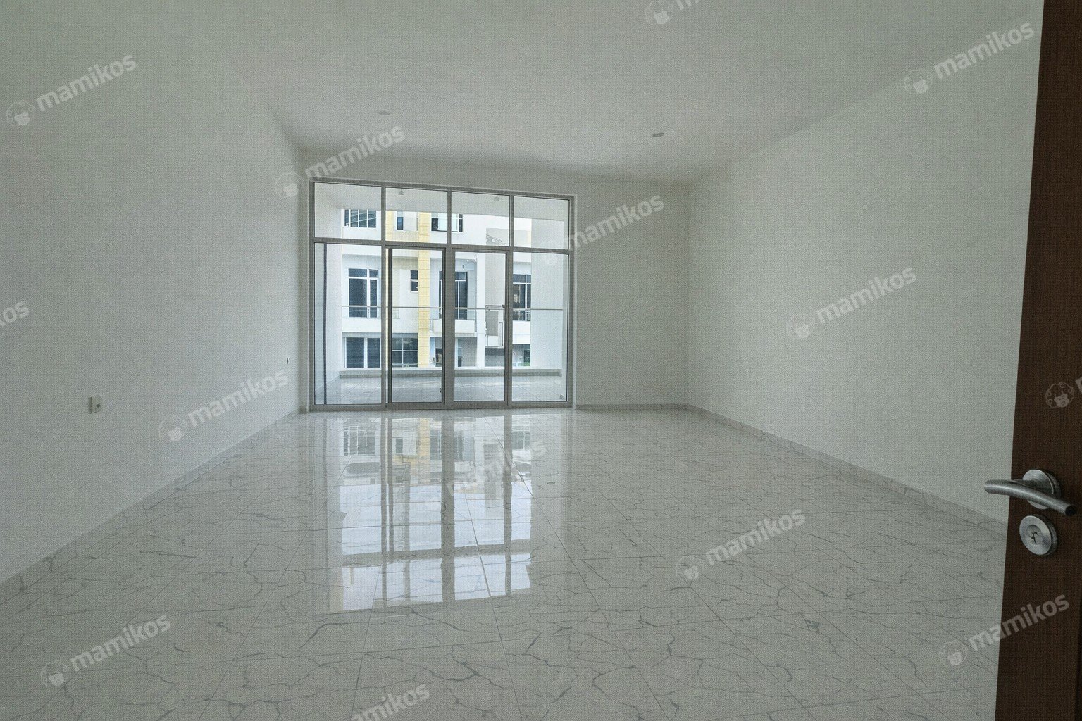 Rumah Sertifikat SHM 4 Kamar Tidur 3 Kamar Mandi Kelapa Gading Jakarta Utara - Photo 2