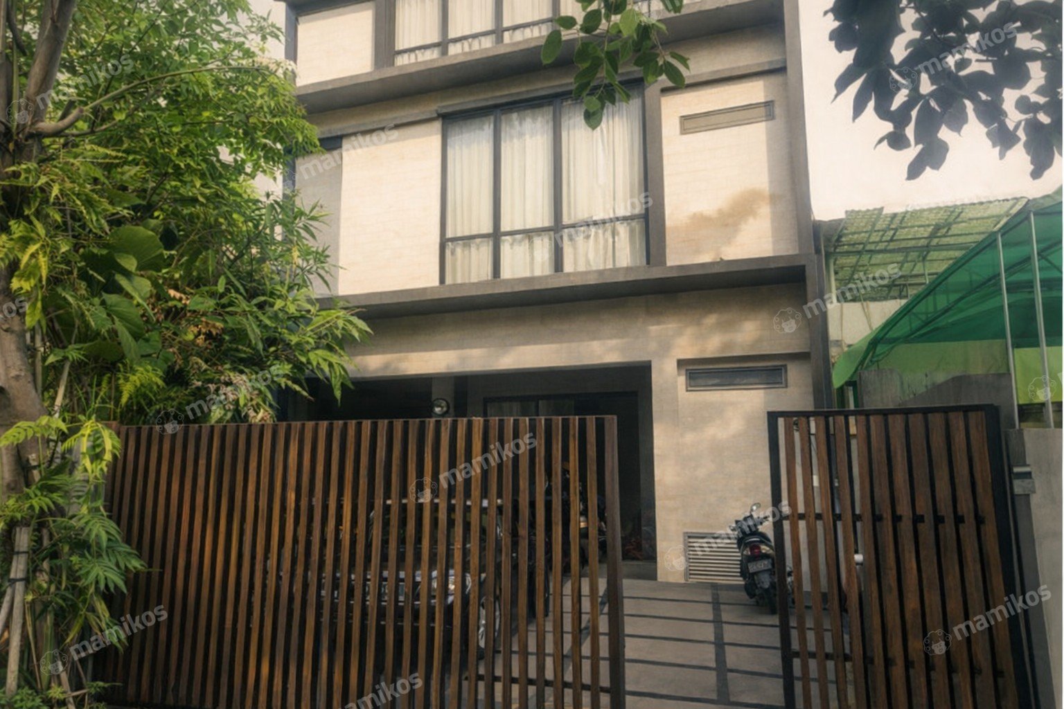 Rumah Sertifikat SHM 4 Kamar Tidur 3 Kamar Mandi Kembangan Jakarta Barat
