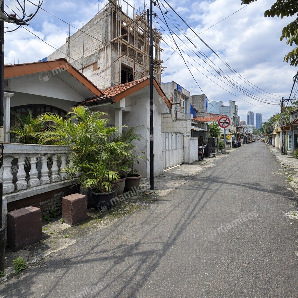 Rumah Sertifikat HGB 5 Kamar Tidur 2 Kamar Mandi Tebet Jakarta Selatan - Photo 2
