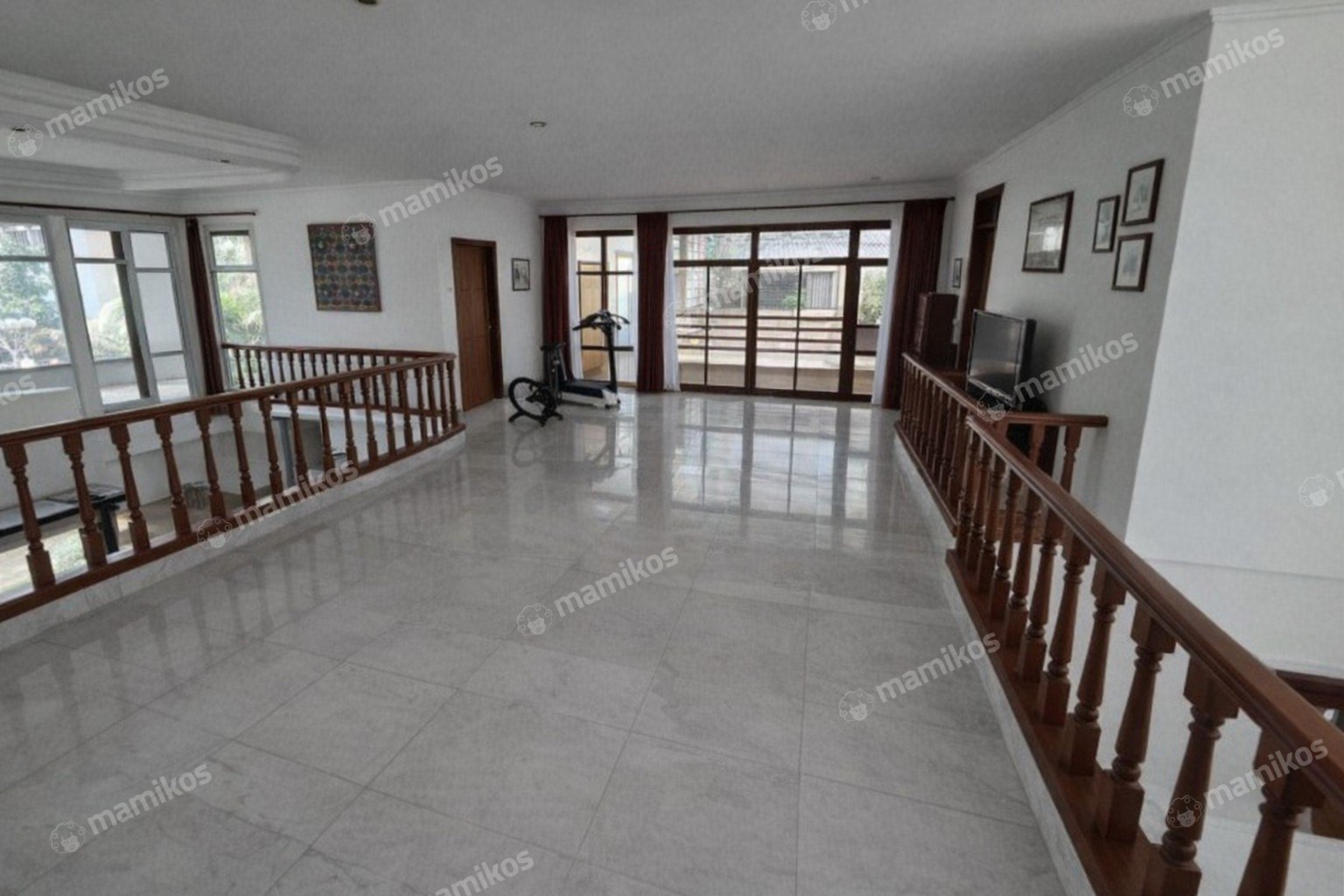 Rumah Sertifikat SHM 5 Kamar Tidur 5 Kamar Mandi Intercon Jakarta Barat - Photo 3