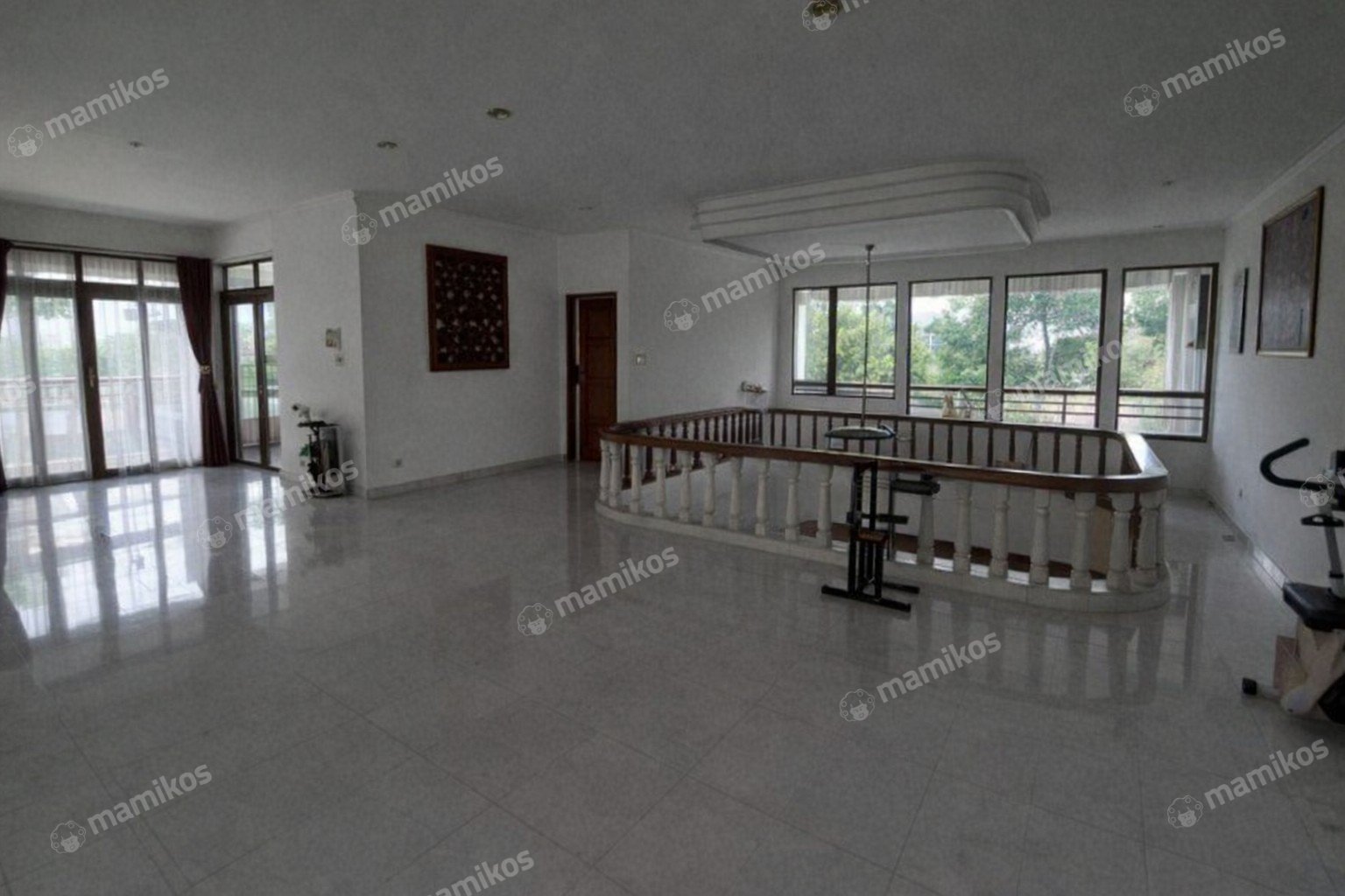 Rumah Sertifikat SHM 5 Kamar Tidur 5 Kamar Mandi Intercon Jakarta Barat - Photo 4