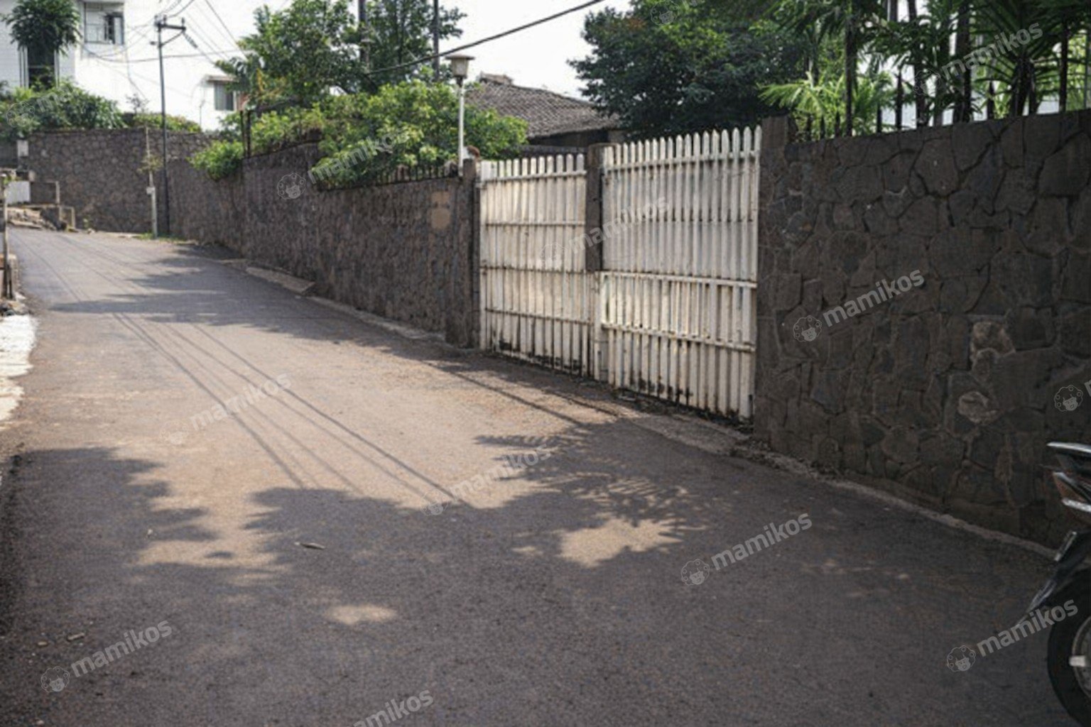 Rumah Sertifikat SHM 4 Kamar Tidur 4 Kamar Mandi Kemang Jakarta Selatan
