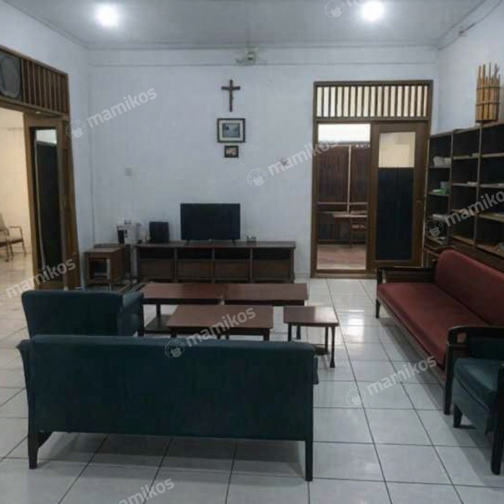Rumah Sertifikat SHM 3 Kamar Tidur 3 Kamar Mandi Jatinegara Jakarta Timur - Photo 4