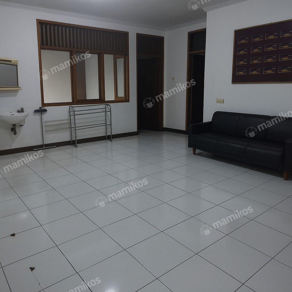 Rumah Sertifikat SHM 3 Kamar Tidur 3 Kamar Mandi Jatinegara Jakarta Timur - Photo 5