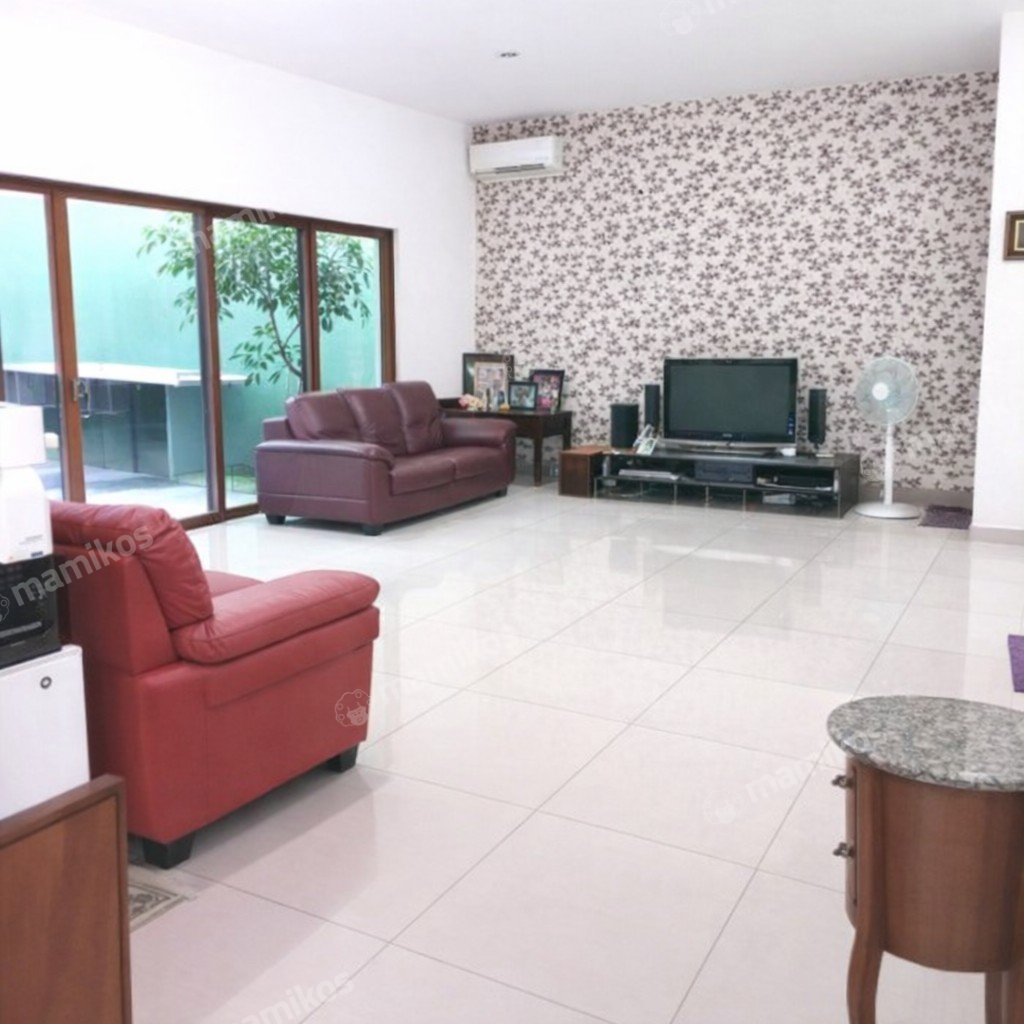 Rumah Sertifikat SHM 5 Kamar Tidur 3 Kamar Mandi Jakarta Garden City Jakarta Timur - Photo 2
