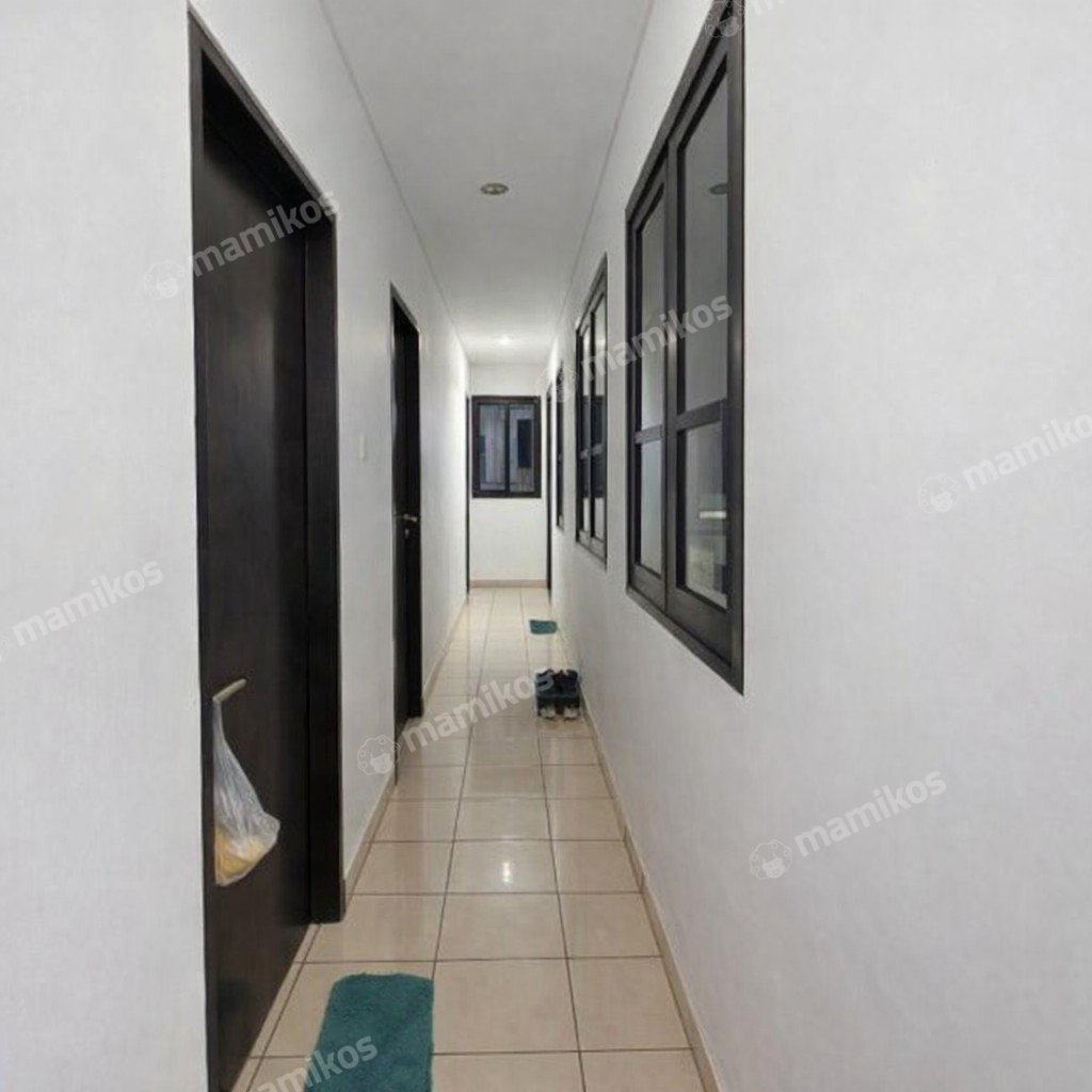 Rumah Sertifikat SHM 5 Kamar Tidur 3 Kamar Mandi Taman Ratu Jakarta Barat - Photo 5