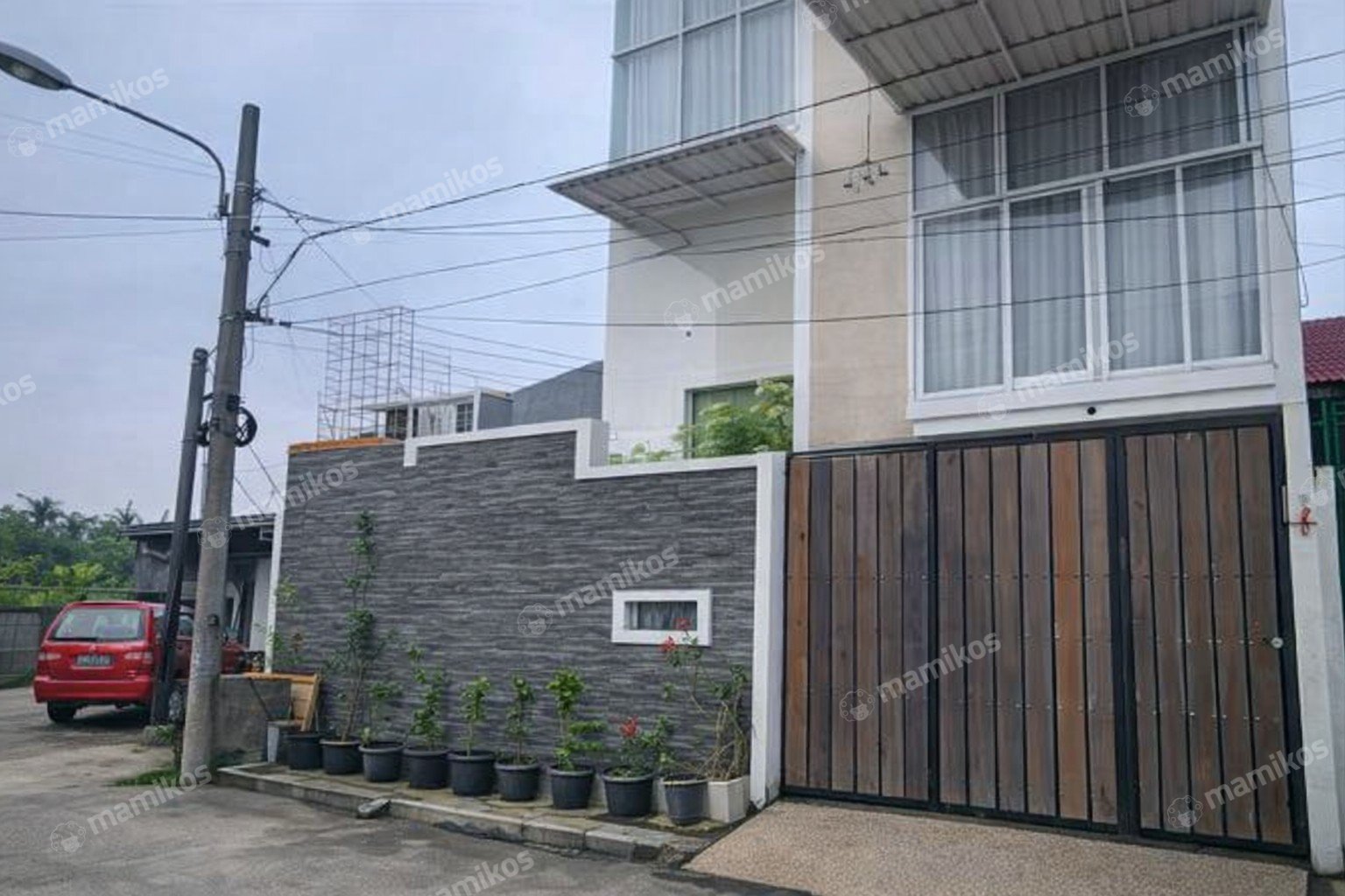 Rumah Sertifikat SHM 5 Kamar Tidur 4 Kamar Mandi Cengkareng Barat Jakarta Barat