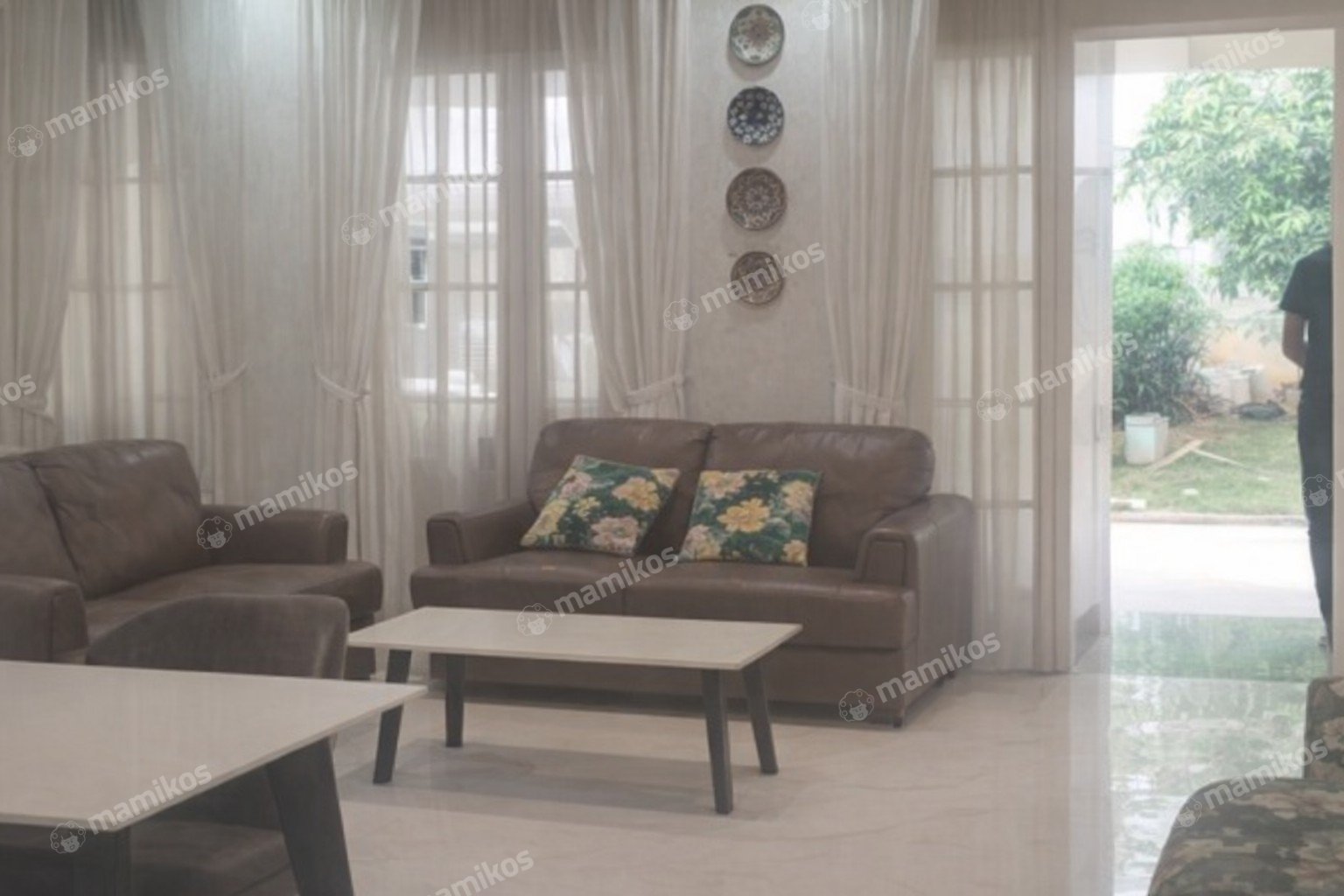 Rumah Sertifikat SHM 4 Kamar Tidur 3 Kamar Mandi Raffles Hills Jakarta Timur