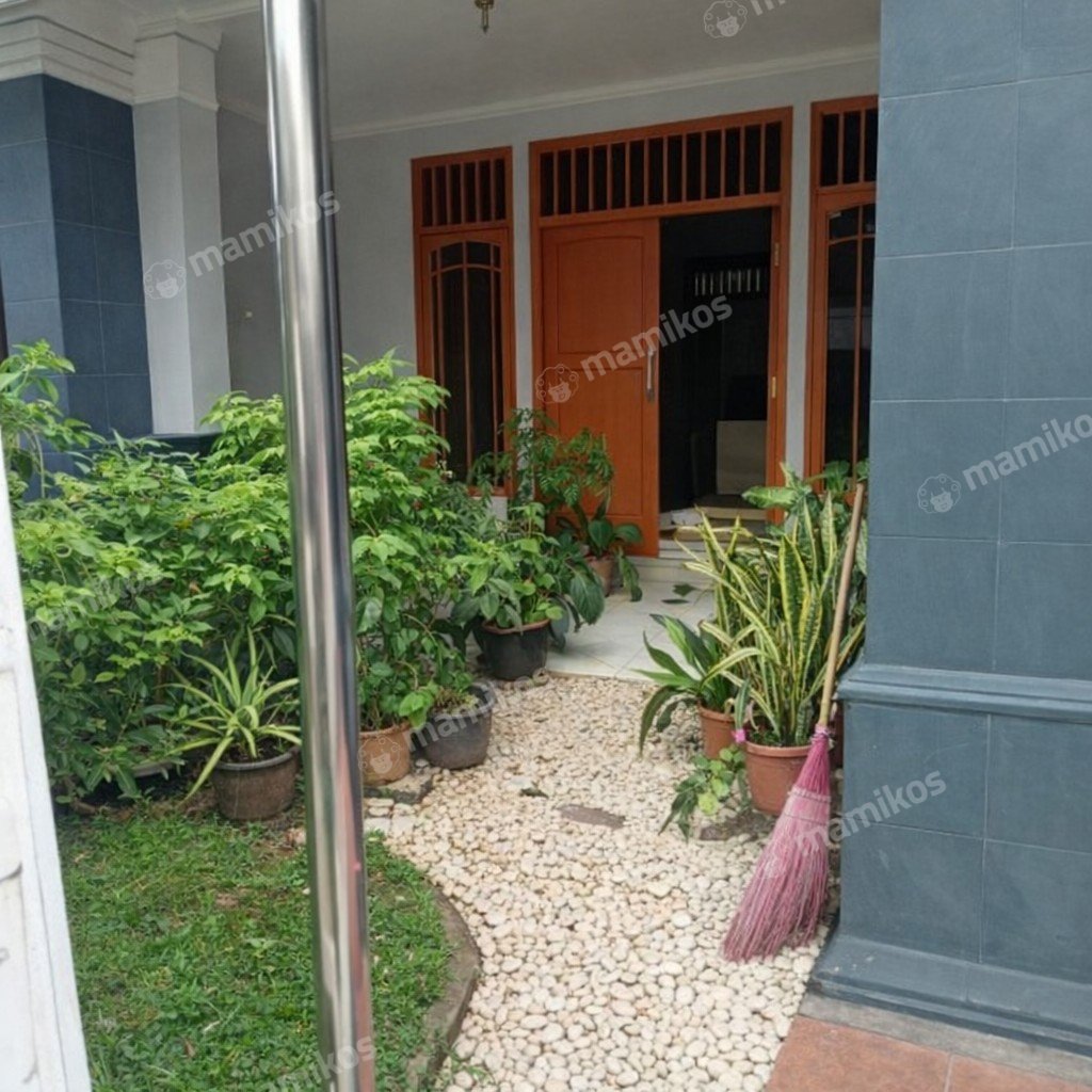 Rumah Sertifikat SHM 4 Kamar Tidur 3 Kamar Mandi Kebon Jeruk Jakarta Barat - Photo 2