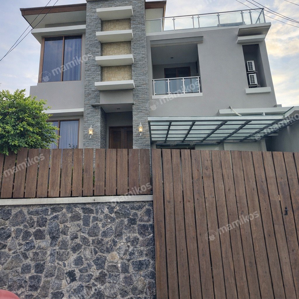 Rumah Sertifikat SHM 4 Kamar Tidur 3 Kamar Mandi Rawamangun Jakarta Timur - Photo 2