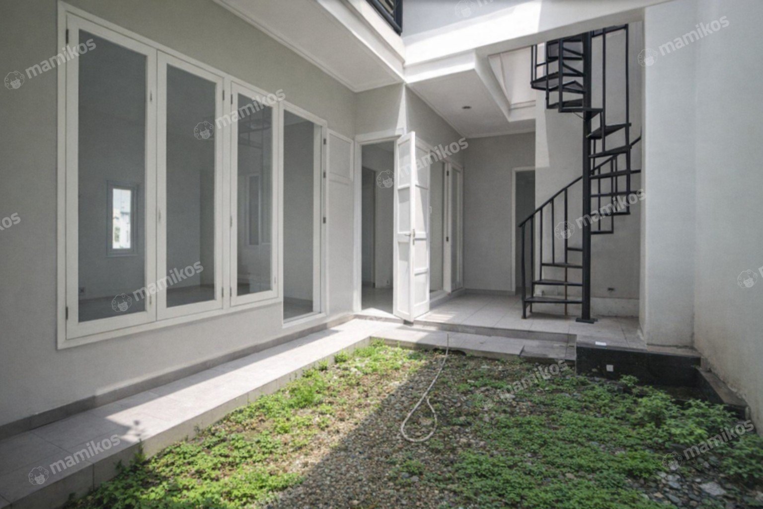 Rumah Sertifikat SHM 5 Kamar Tidur 4 Kamar Mandi Menteng Dalam Jakarta Selatan - Photo 5