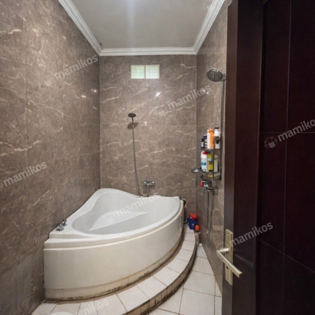 Rumah Sertifikat SHM 4 Kamar Tidur 2 Kamar Mandi Pondok Bambu Jakarta Timur - Photo 4
