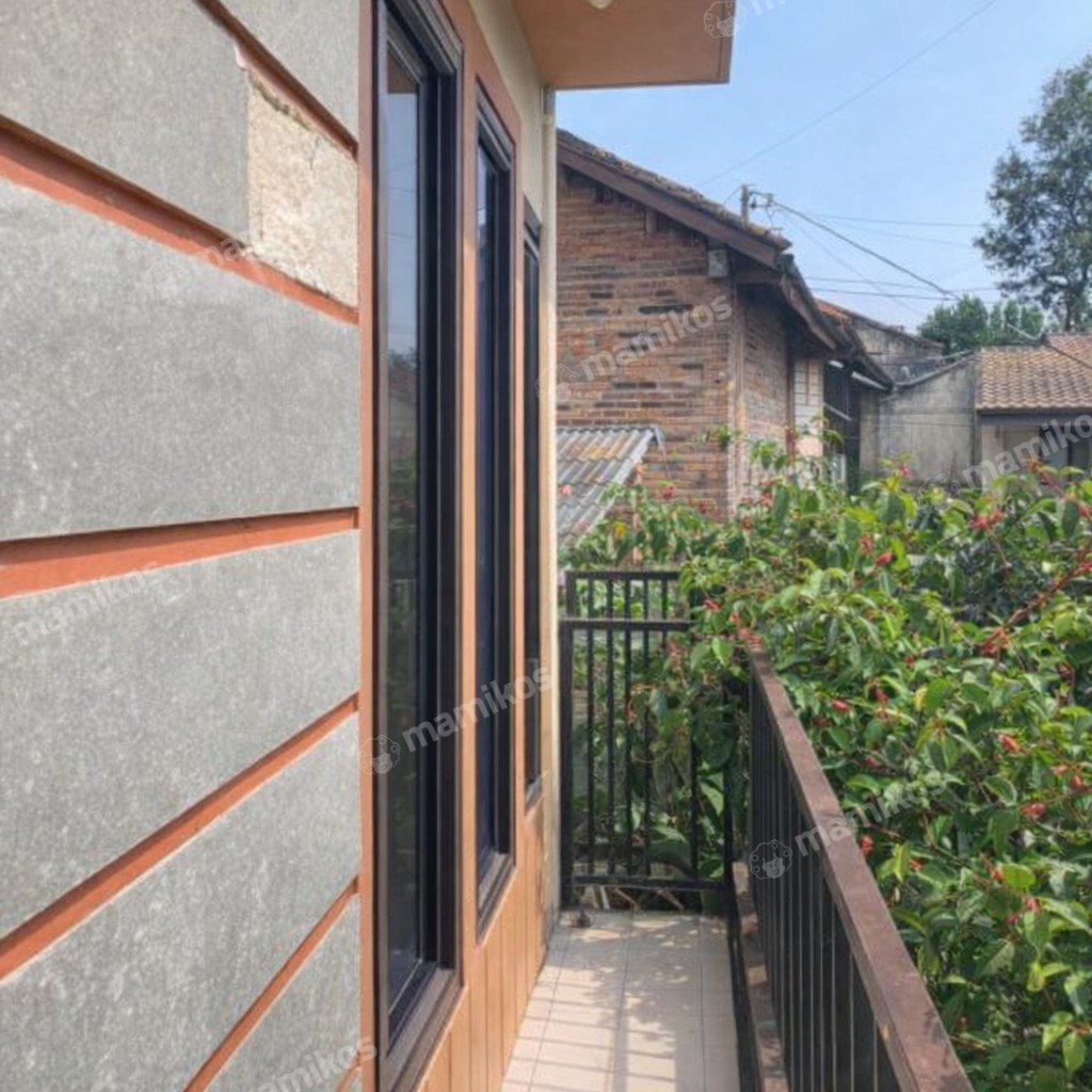 Rumah Sertifikat SHM 4 Kamar Tidur 2 Kamar Mandi Pondok Bambu Jakarta Timur - Photo 5