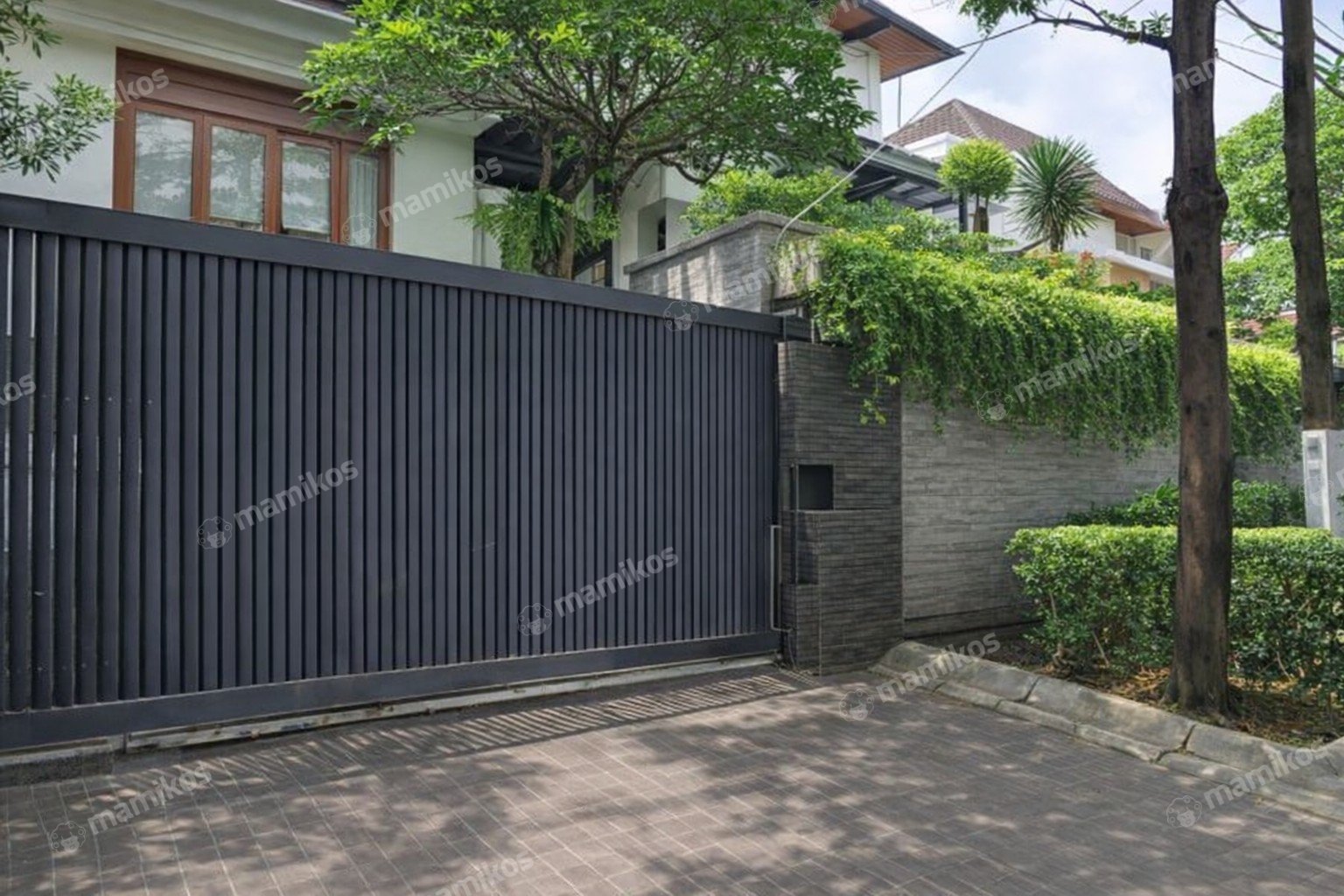 Rumah Sertifikat SHM 9 Kamar Tidur 9 Kamar Mandi Wijaya Jakarta Selatan