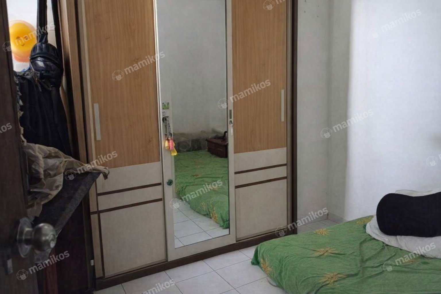 Rumah Sertifikat HGB 3 Kamar Tidur 2 Kamar Mandi Taman Surya Jakarta Barat